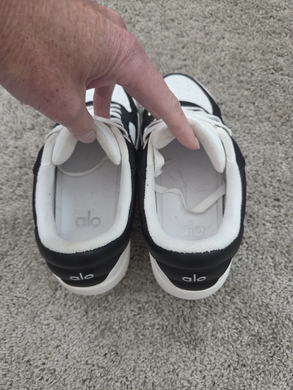 ALO Yoga Womens Recovery Sneakers